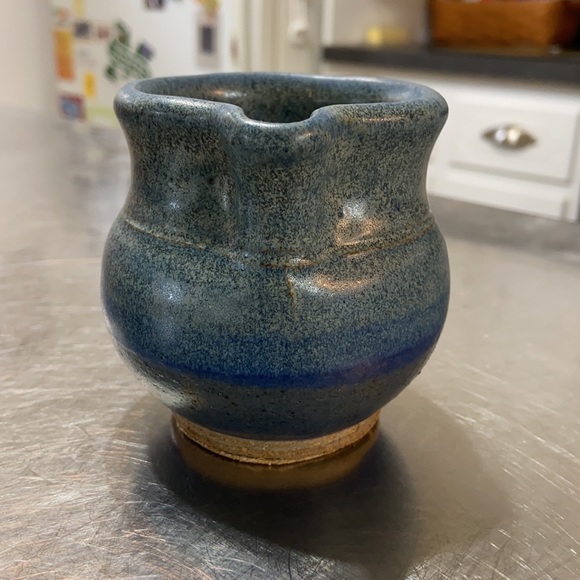 Hand thrown Creamer and Sugar Bowl - Picture 6 of 15